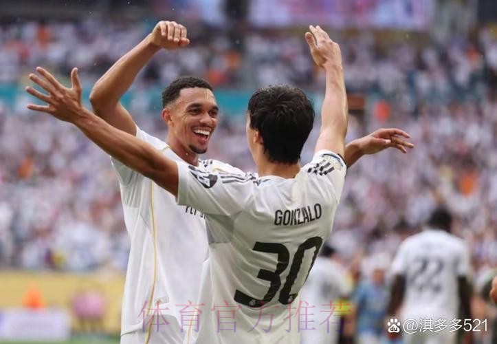 库尔图瓦:阿诺德的任意球和角球在另一个水平