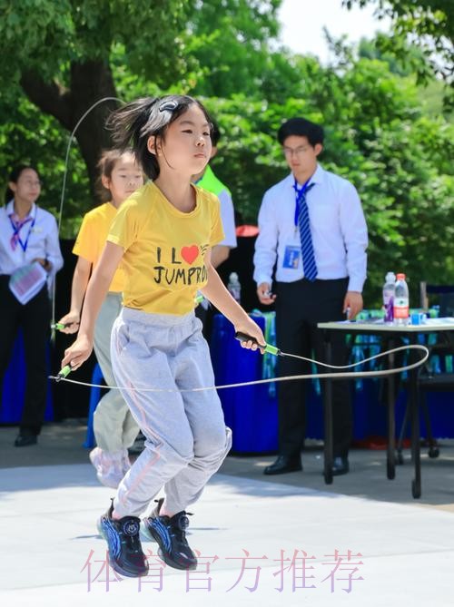 上海小镇高境“人人会跳绳”